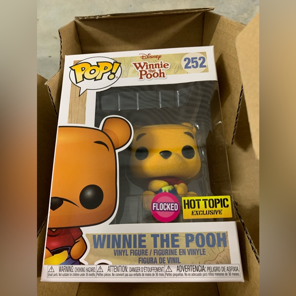 Vaulted 2017 Hot Topic Exclusive Flocked Winnie The Pooh Funko Pop New in box - Picture 2 of 8